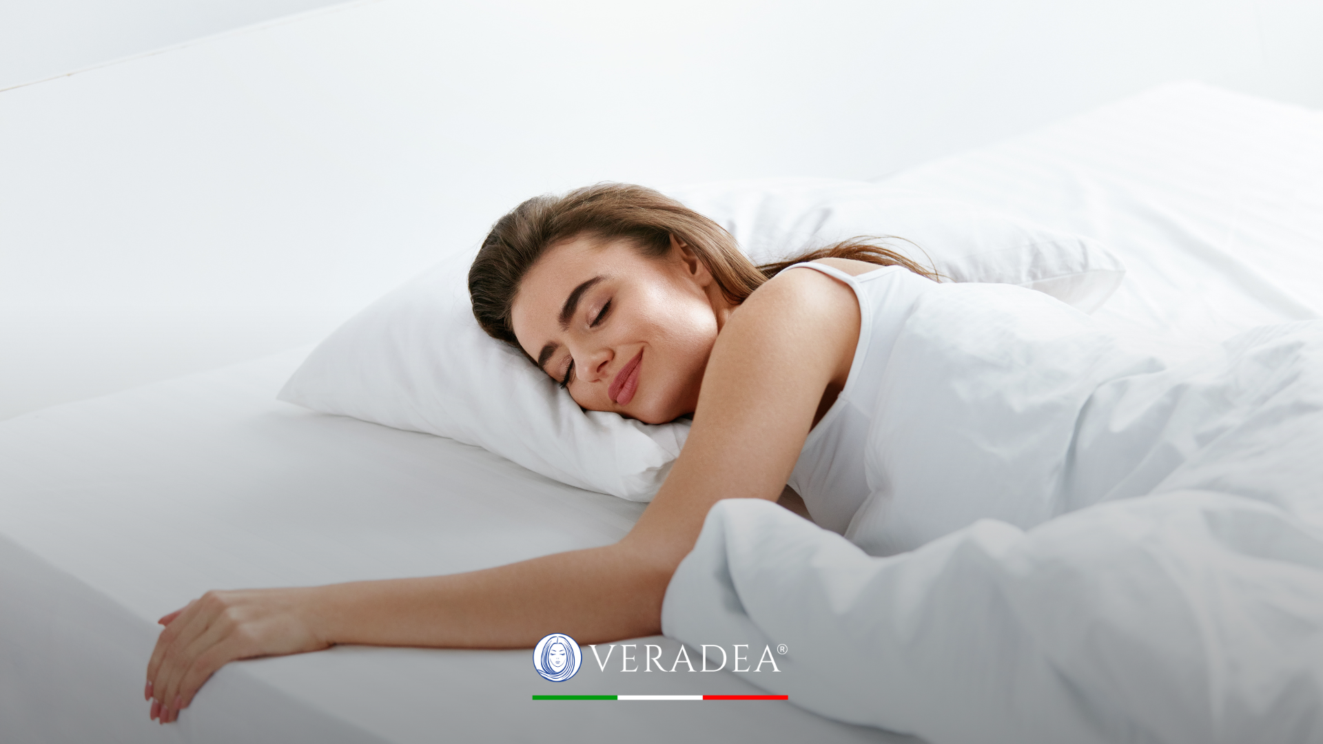 Come dormire bene con il caldo: i migliori rimedi per notti estive da sogno
